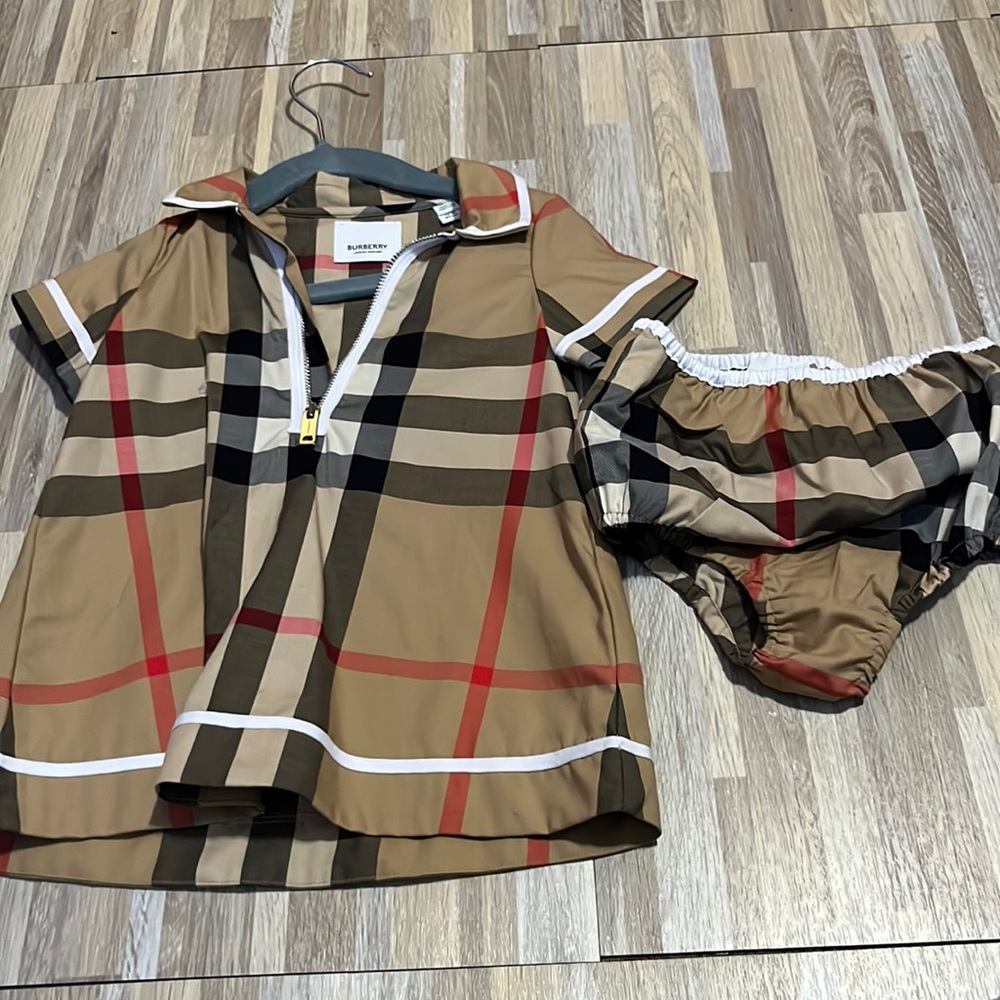 Burberry Girls Dress w/ Bottom